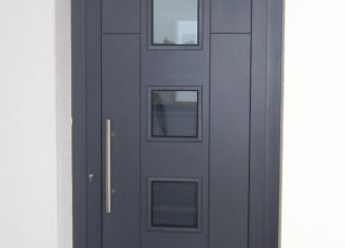 Porta exterior em alumínio 